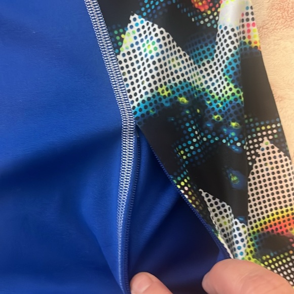 ☀️ 3 / $15 Sale☀️ Fila Spot Running Top *Glows, Pocket - Picture 6 of 10